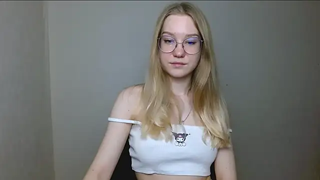 Snapshot of cindi_hot chatting on 01.19.26 cindi hot online show from 01.19.26