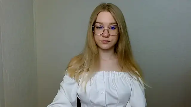 cindi hot online show from 04.13.26