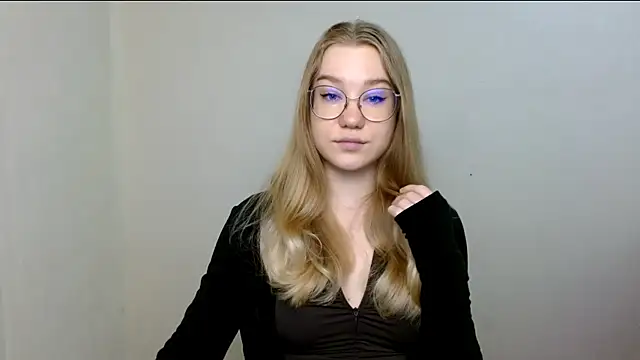 cindi hot online show from 04.30.26
