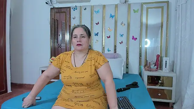 AnyelaGitanaMature online show from 11.18.25