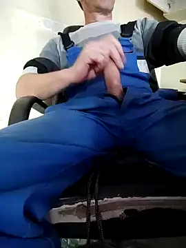 Snapshot of armando1983_hot chatting on 09.17.25 armando1983 hot online show from 09.17.25