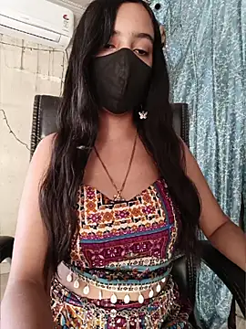 Snapshot of Parinaaz18 chatting on 06.18.26 Parinaaz18 online show from 06.18.26