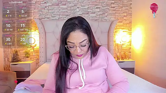 Snapshot of Gina_Myers chatting on 02.01.25 Gina Myers online show from 02.01.25
