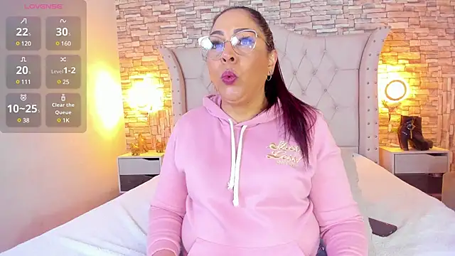 Snapshot of Gina_Myers chatting on 02.28.25 Gina Myers online show from 02.28.25