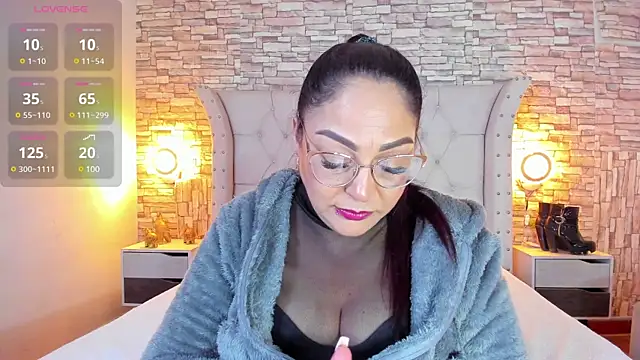 Snapshot of Gina_Myers chatting on 03.06.25 Gina Myers online show from 03.06.25