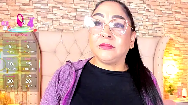 Snapshot of Gina_Myers chatting on 09.17.25 Gina Myers online show from 09.17.25