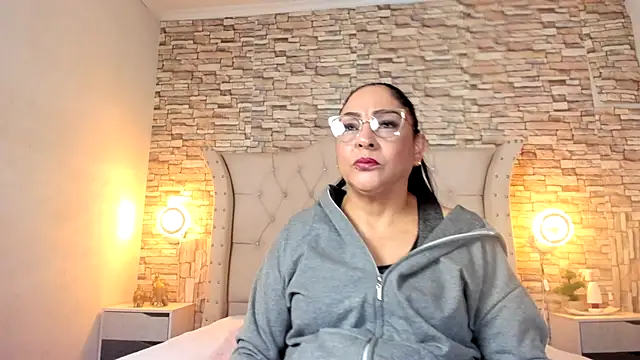 Snapshot of Gina_Myers chatting on 09.30.25 Gina Myers online show from 09.30.25