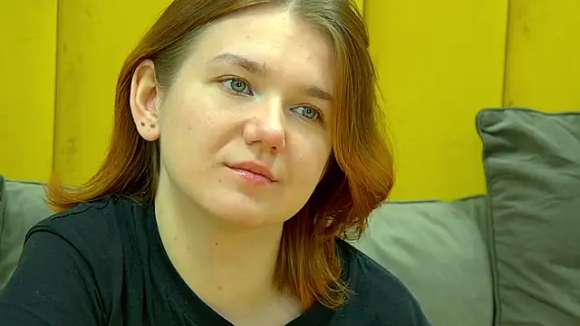 Snapshot of LessySmith chatting on 11.14.25 LessySmith online show from 11.14.25