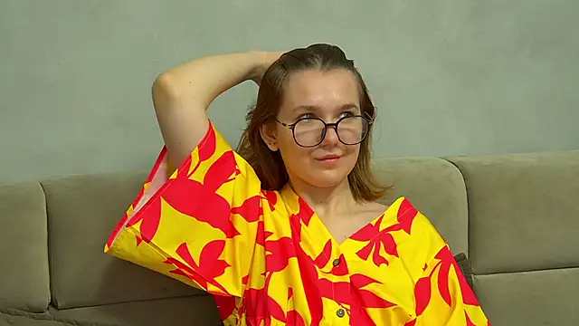 Snapshot of LessySmith chatting on 11.16.25 LessySmith online show from 11.16.25