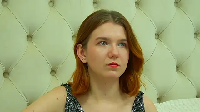 Snapshot of LessySmith chatting on 11.16.25 LessySmith online show from 11.16.25