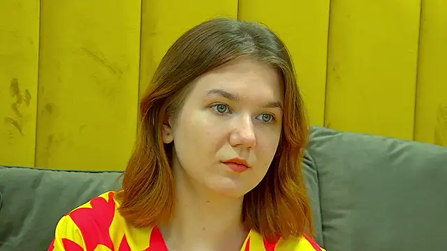 Snapshot of LessySmith chatting on 11.17.25 LessySmith online show from 11.17.25