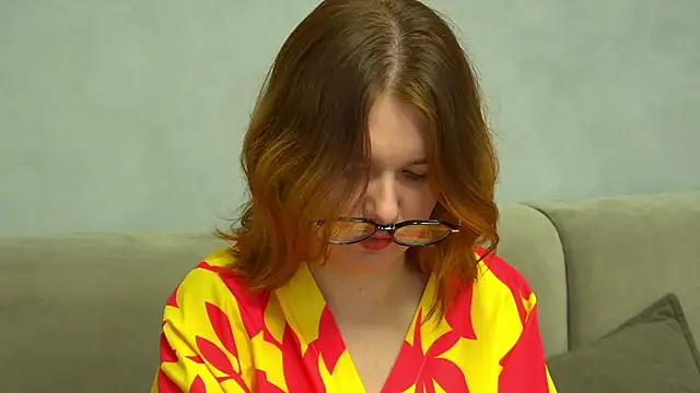 Snapshot of LessySmith chatting on 11.29.25 LessySmith online show from 11.29.25