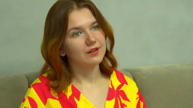 Snapshot of LessySmith chatting on 11.30.25 LessySmith online show from 11.30.25