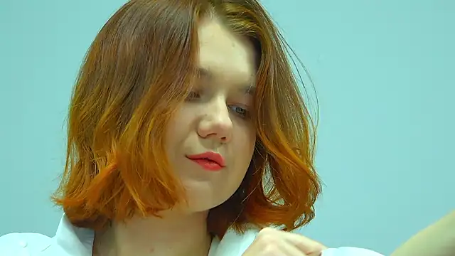 Snapshot of LessySmith chatting on 02.02.26 LessySmith online show from 02.02.26