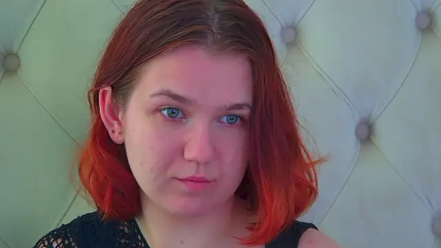 Snapshot of LessySmith chatting on 03.09.26 LessySmith online show from 03.09.26