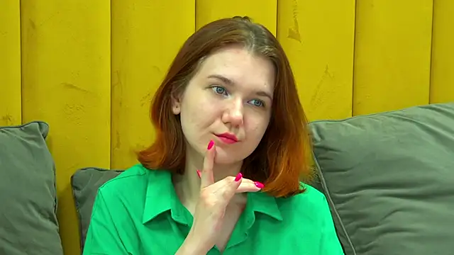 Snapshot of LessySmith chatting on 03.14.26 LessySmith online show from 03.14.26