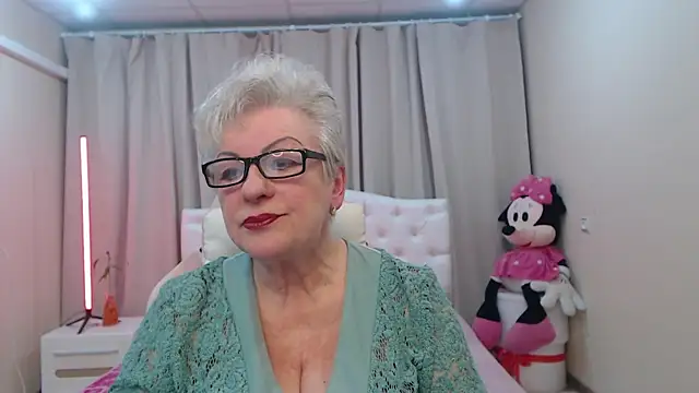 KayleSmoll online show from 04.27.26