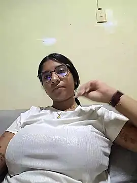 Snapshot of Sofythom1 chatting on 03.14.26 Sofythom1 online show from 03.14.26