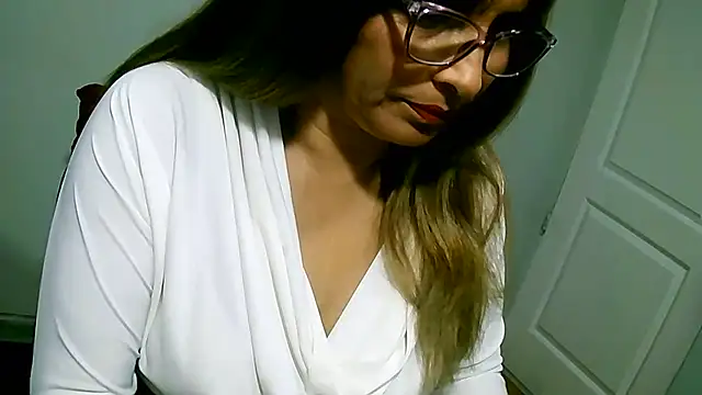 leona- online show from 09.21.25