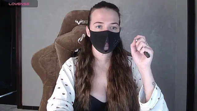 Snapshot of BlackM00n8 chatting on 10.02.25 BlackM00n8 online show from 10.02.25