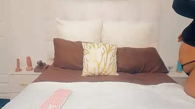 GiantBootyMilf online show from 06.10.26