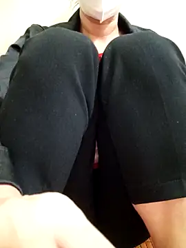 Snapshot of YunLem chatting on 11.03.25 YunLem online show from 11.03.25