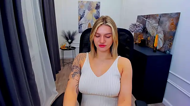 SelenaeMoore online show from 05.01.26