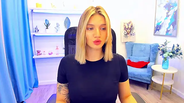 Snapshot of SelenaeMoore chatting on 05.16.26 SelenaeMoore online show from 05.16.26
