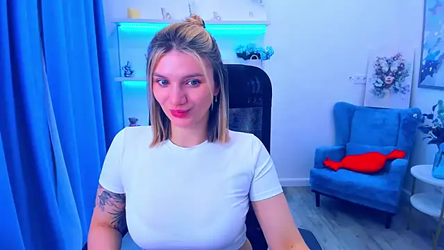 Snapshot of SelenaeMoore chatting on 05.24.26 SelenaeMoore online show from 05.24.26