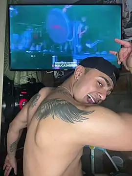 Snapshot of Stiven-Bell chatting on 02.22.25 Stiven-Bell online show from 02.22.25