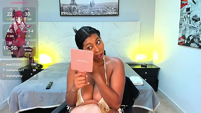 LAYLATAYLOR  online show from 01.18.25