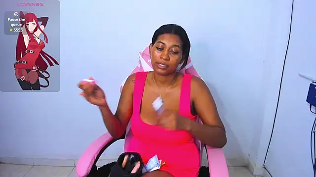 LAYLATAYLOR  online show from 03.01.25