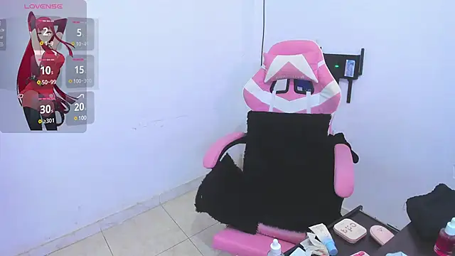 LAYLATAYLOR  online show from 03.18.25