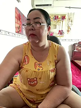 Snapshot of NDith chatting on 05.20.26 NDith online show from 05.20.26