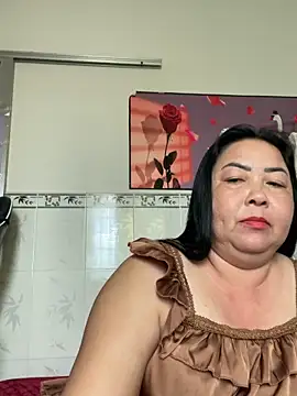 Snapshot of NDith chatting on 06.05.26 NDith online show from 06.05.26