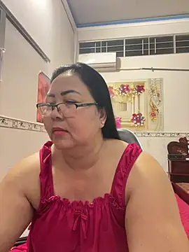 Snapshot of NDith chatting on 06.14.26 NDith online show from 06.14.26