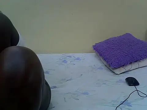 Snapshot of Freakycillia chatting on 06.13.26 Freakycillia online show from 06.13.26