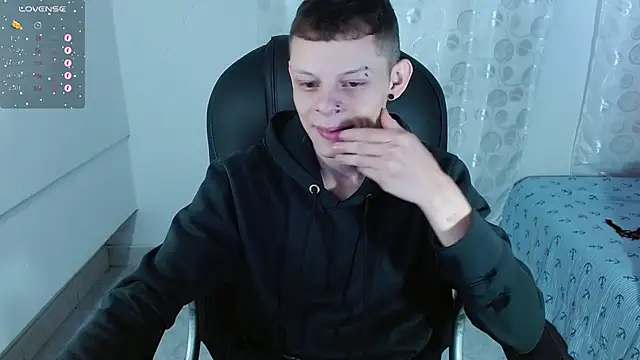 Snapshot of Matthew_Boy_ chatting on 02.19.25 Matthew Boy  online show from 02.19.25