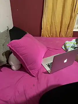 Snapshot of EvelisePetrovich chatting on 06.29.26 EvelisePetrovich online show from 06.29.26
