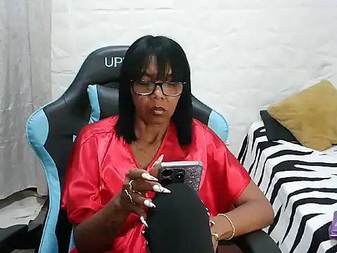 Snapshot of Mendoza_Amaranata chatting on 12.12.24 Mendoza Amaranata online show from 12.12.24