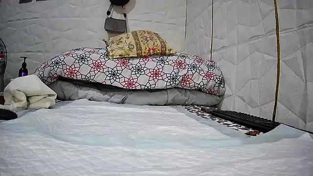 Snapshot of Mendoza_Amaranata chatting on 10.15.25 Mendoza Amaranata online show from 10.15.25