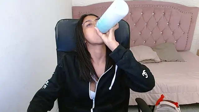 shaneelle online show from 02.20.25