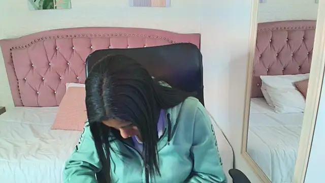 shaneelle online show from 09.09.25