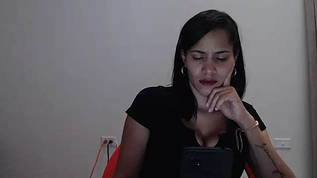 Snapshot of ambarsmith02 chatting on 02.16.25 ambarsmith02 online show from 02.16.25