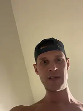 Snapshot of Camcam21 chatting on 02.28.25 Camcam21 online show from 02.28.25