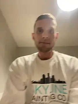 Snapshot of Camcam21 chatting on 03.08.25 Camcam21 online show from 03.08.25