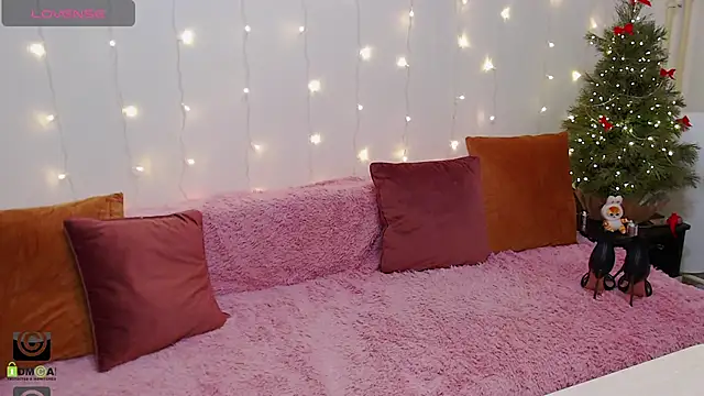 Snapshot of Ariana_Addams2 chatting on 01.05.25 Ariana Addams2 online show from 01.05.25