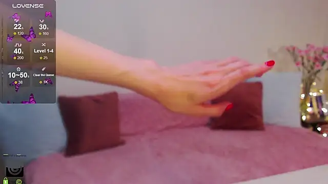 Snapshot of Ariana_Addams2 chatting on 12.04.25 Ariana Addams2 online show from 12.04.25