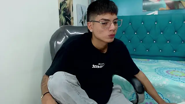 Snapshot of Noha_scott chatting on 01.08.25 Noha scott online show from 01.08.25