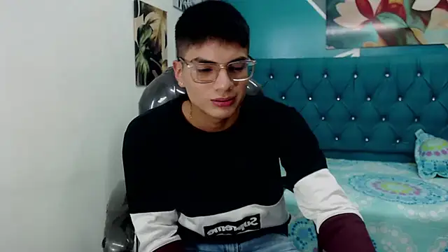 Snapshot of Noha_scott chatting on 01.22.25 Noha scott online show from 01.22.25